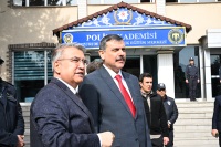 Erzurum Valisi Sayın Mustafa ÇİTFÇİ, Vali Yardımcısı Sayın Lokman DÜZGÜN ile birlikte Polis Meslek Eğitim Merkezi Müdürümüz Sayın Mehmet ÖZDEMİR'i ziyaret ettiler.